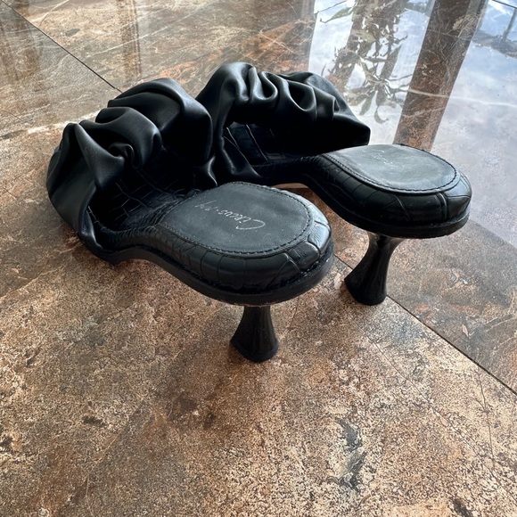 SAM EDELMAN CIRCUS RUFFLE HEEL SLIDES - Picture 3 of 4